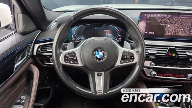 BMW 5-Series 2021 — photo 19
