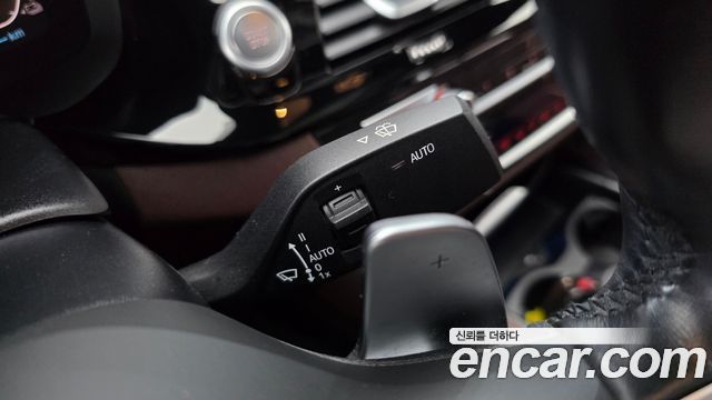 BMW 5-Series 2021 — photo 25