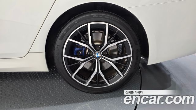 BMW 5-Series 2021 — photo 7