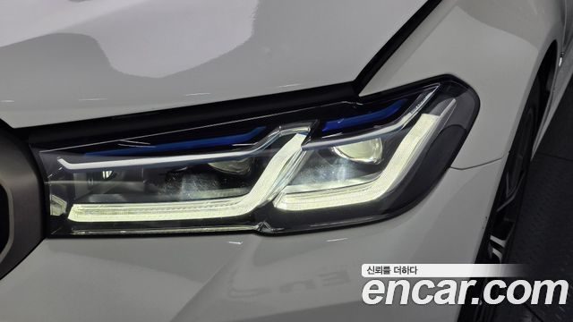 BMW 5-Series 2021 — photo 8