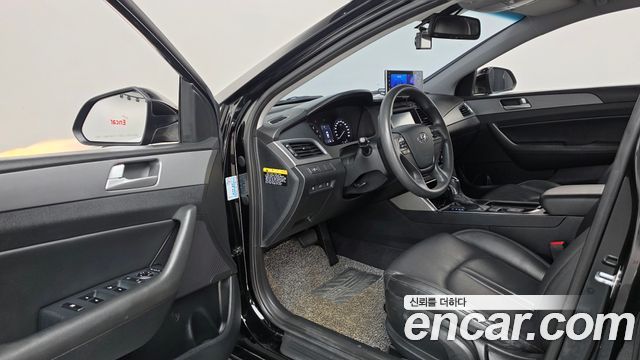 Hyundai Sonata 2016 — photo 13