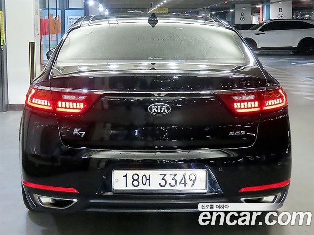 Kia K7 2018 — photo 10