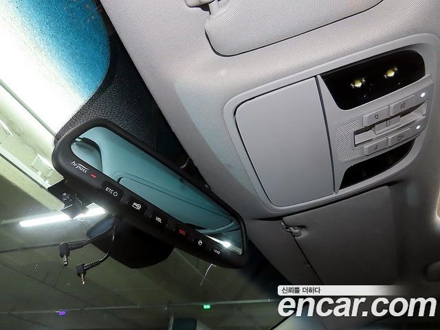Kia K7 2018 — photo 20