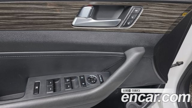 Hyundai Sonata 2015 — photo 17