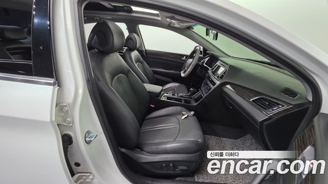 Hyundai Sonata 2015 — photo 16