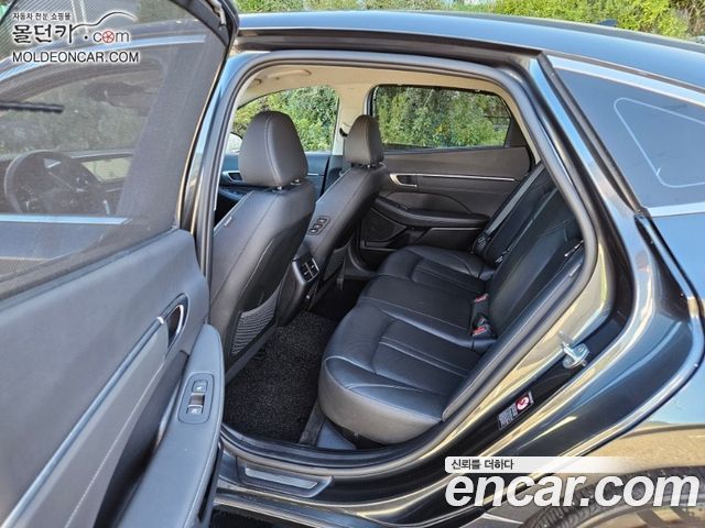 Hyundai Sonata 2022 — photo 16