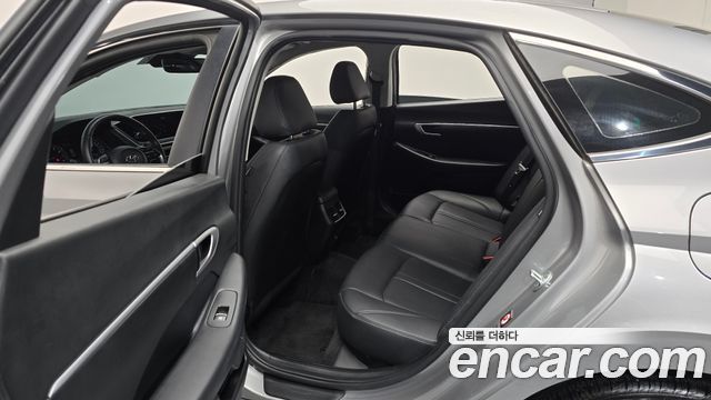 Hyundai Sonata 2022 — photo 17