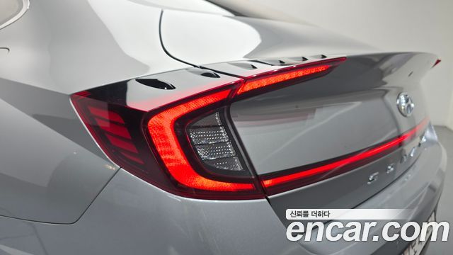 Hyundai Sonata 2022 — photo 9