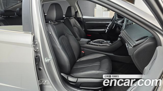 Hyundai Sonata 2022 — photo 16