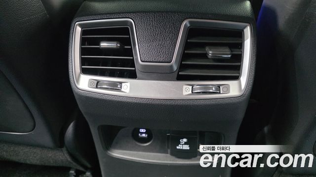 KG Mobility Rexton 2019 — photo 32