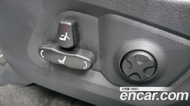 KG Mobility Rexton 2019 — photo 35