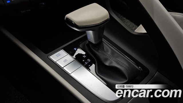 Hyundai AVANTE 2021 — photo 12