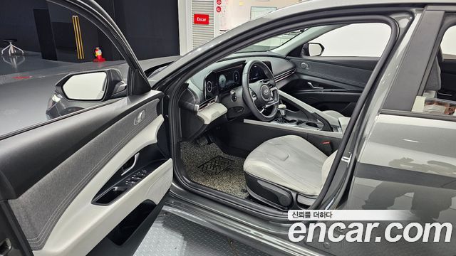 Hyundai AVANTE 2021 — photo 13