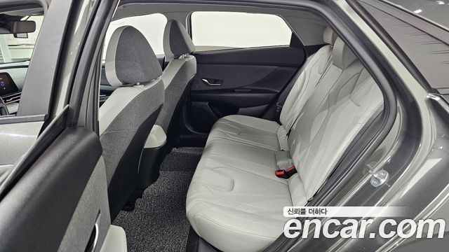 Hyundai AVANTE 2021 — photo 17