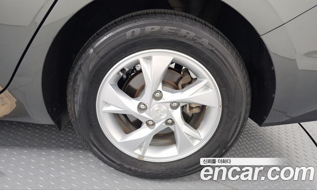 Hyundai AVANTE 2021 — photo 7
