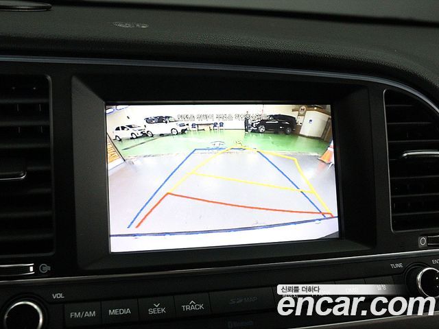 Hyundai AVANTE 2016 — photo 11