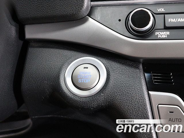 Hyundai AVANTE 2016 — photo 12