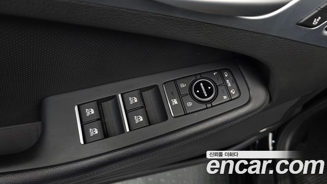 Hyundai Genesis 2016 — photo 32