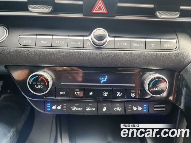 Hyundai AVANTE 2021 — photo 12