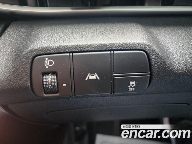 Hyundai AVANTE 2021 — photo 19