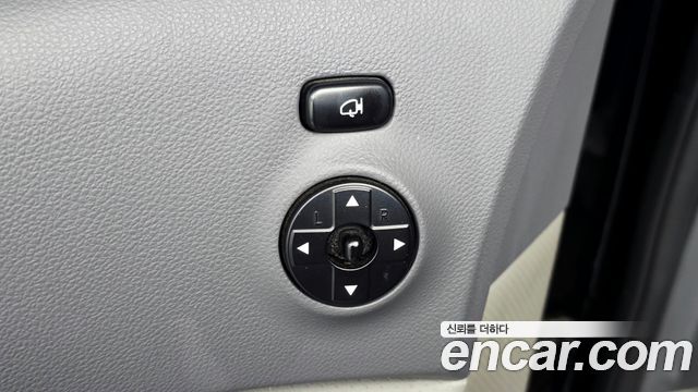 Kia Canival 2013 — photo 33