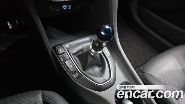 Hyundai Veloster 2019 — photo 12