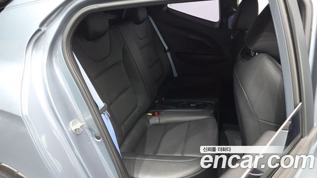 Hyundai Veloster 2019 — photo 17