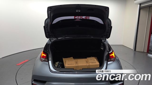 Hyundai Veloster 2019 — photo 26