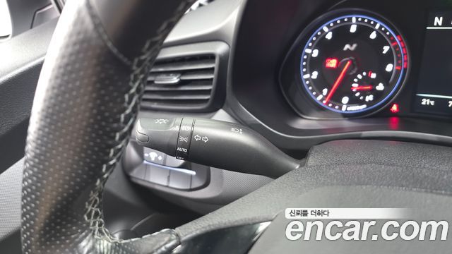 Hyundai Veloster 2019 — photo 27