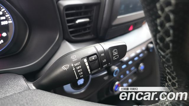 Hyundai Veloster 2019 — photo 28