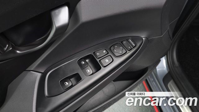 Hyundai Veloster 2019 — photo 29