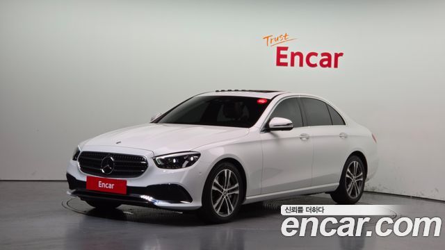 Mercedes-Benz E-Class 2022 — photo 1
