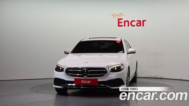Mercedes-Benz E-Class 2022 — photo 3