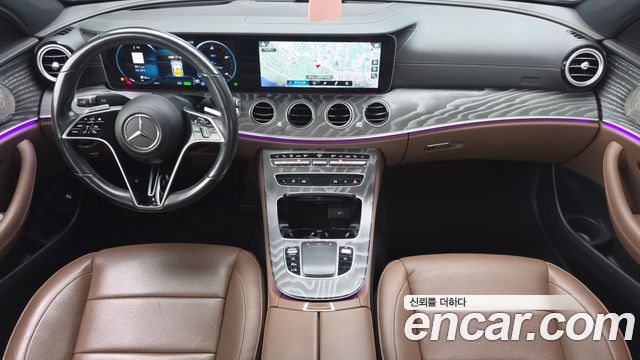 Mercedes-Benz E-Class 2022 — photo 10