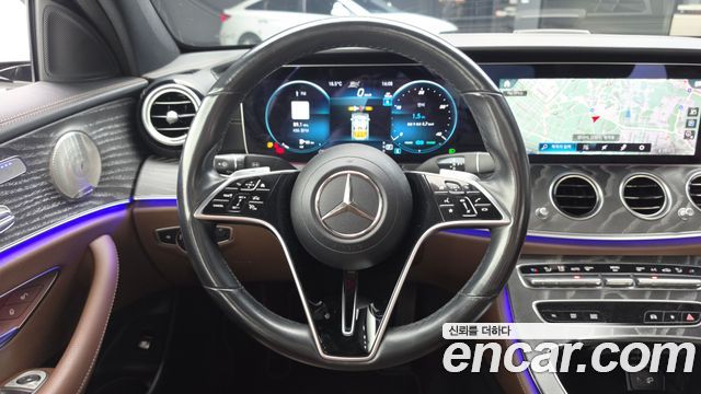 Mercedes-Benz E-Class 2022 — photo 19
