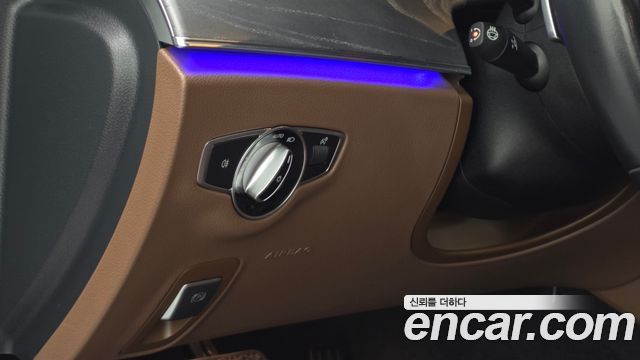 Mercedes-Benz E-Class 2022 — photo 24