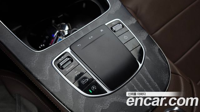 Mercedes-Benz E-Class 2022 — photo 29