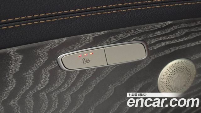 Mercedes-Benz E-Class 2022 — photo 31