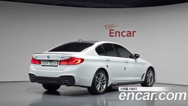 BMW 5-Series 2017 — photo 2