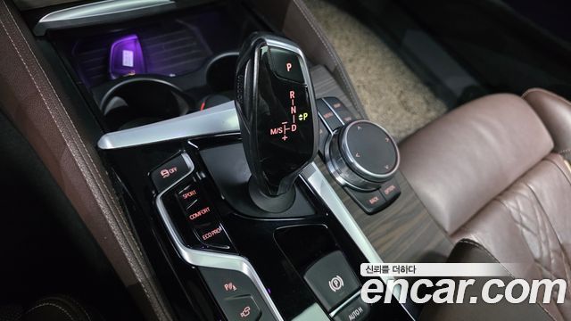 BMW 5-Series 2017 — photo 12