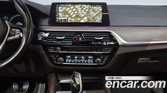 BMW 5-Series 2017 — photo 19