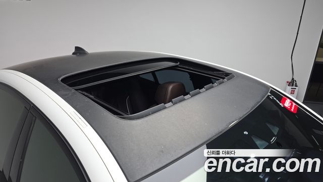 BMW 5-Series 2017 — photo 26