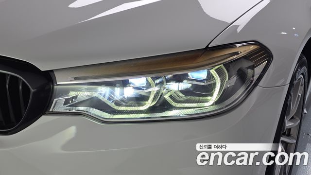 BMW 5-Series 2017 — photo 8
