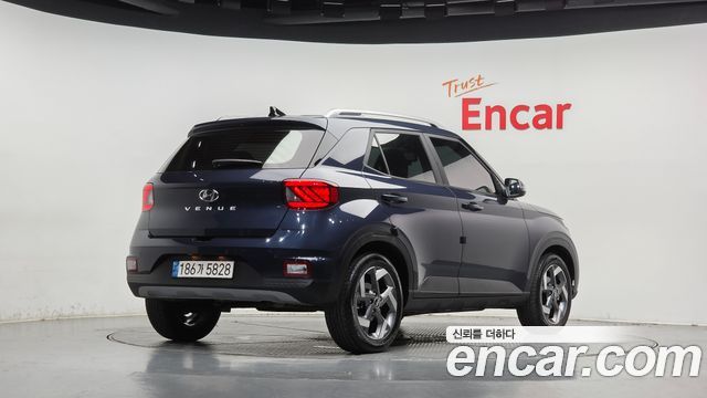 Hyundai Venue 2022 — photo 2