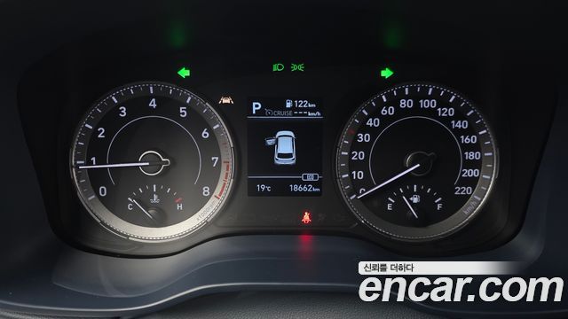Hyundai Venue 2022 — photo 11
