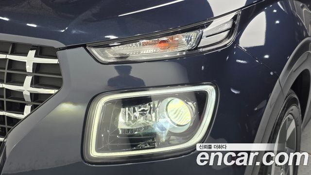 Hyundai Venue 2022 — photo 8