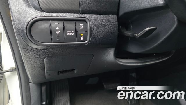 Kia K3 2015 — photo 17