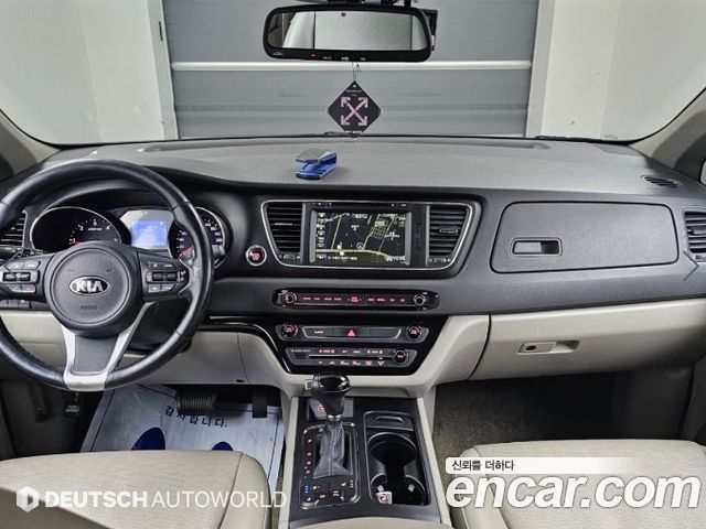 Kia Canival 2016 — photo 7