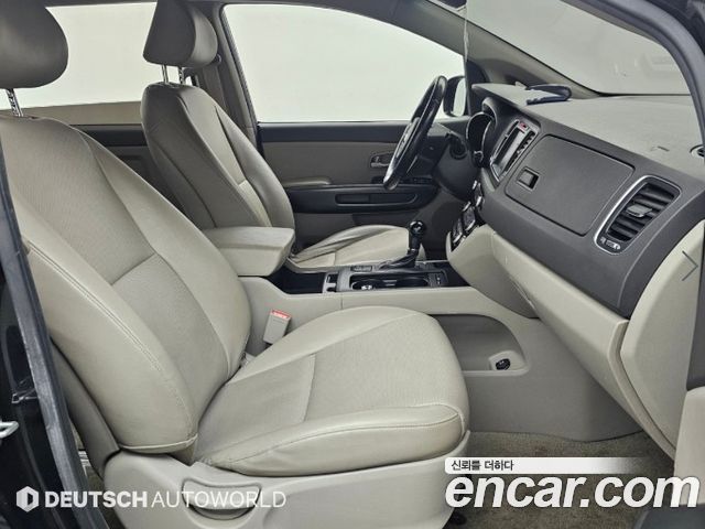 Kia Canival 2016 — photo 10