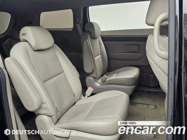 Kia Canival 2016 — photo 12